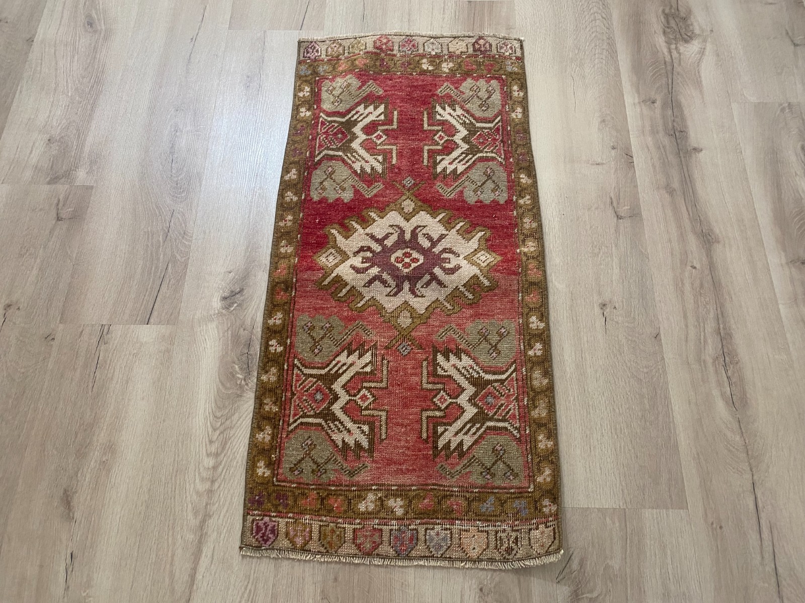 Heritage Turkish Wool Rug Vintage Bohemian Accent Rug 1.5x3.1 Ft gallery