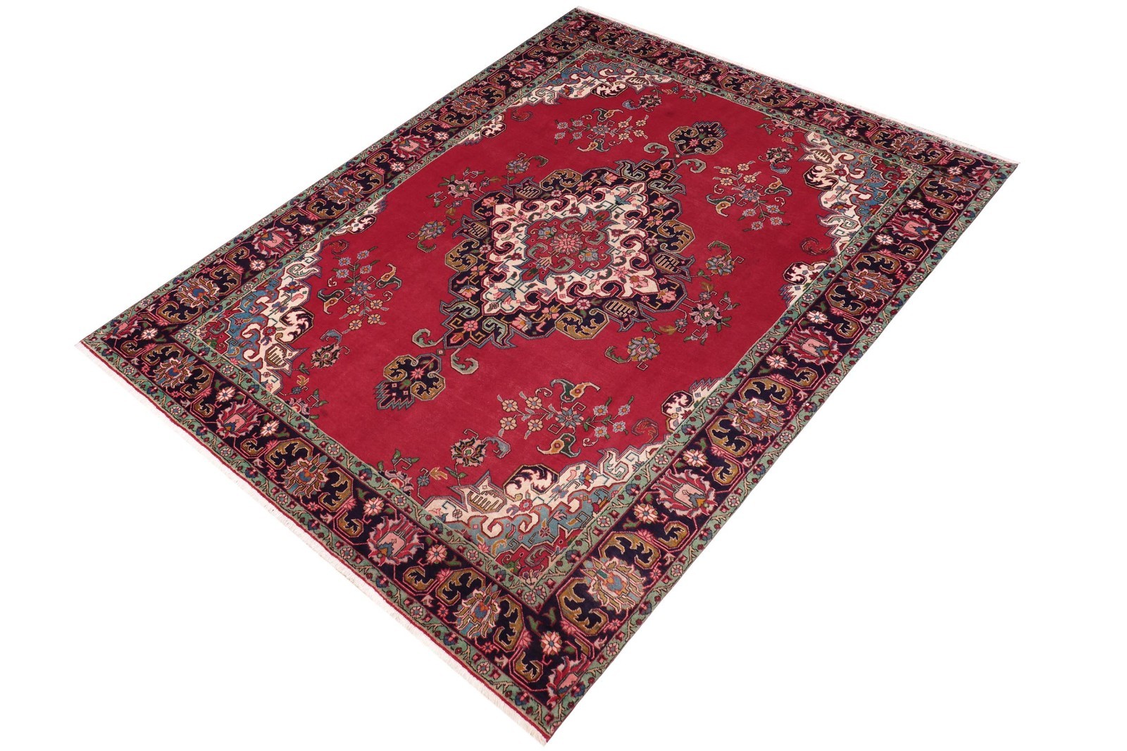 Striking 9'8" x 13 Hand-Knotted Wool Area Rug - Traditional Medallion gallery