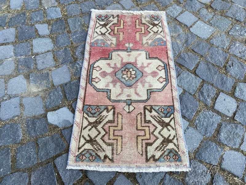Vintage Oushak Rug, Hand-Knotted Wool, Salmon Cream Muted Boho Accent Rug gallery