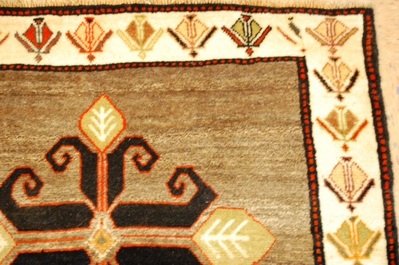 OLD,ANTIQUE CAUCASIAN DESIGN IN SIZE 3'5"×5'5 VERY RARE KAZAK,ANIMALS DESIGN RUG gallery