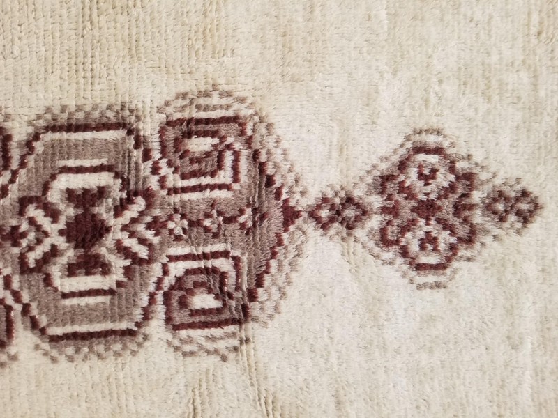 Vintage Traditional Handmade Latch Hook Moroccan Berber Wool Rug 83x44 inches gallery