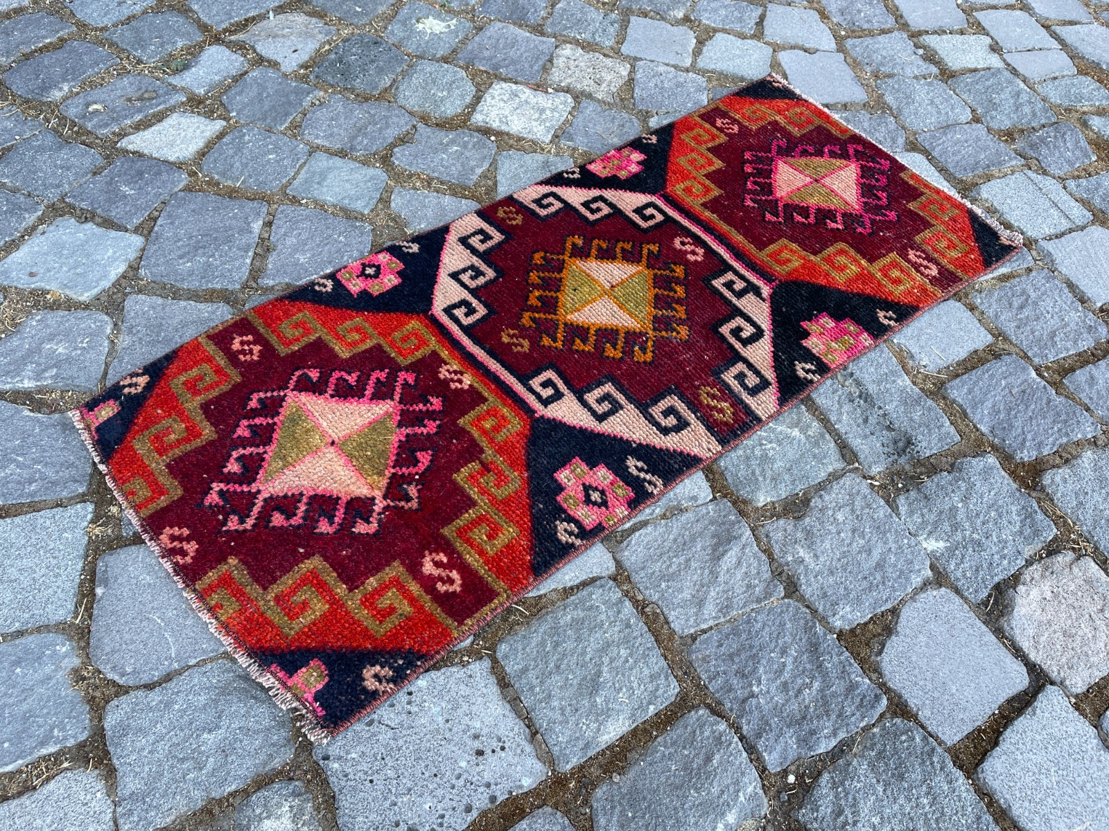 Turkish Vintage Small Rug Handmade Wool Bohemian Bath Mat Rug 1,2 x 2,7 ft gallery
