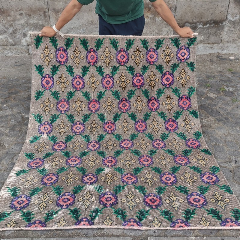 Roses Vintage Area Rug 4.56 x 5.38 ft , 5x5 Handmade Worn Carpet 139 x 164 cm gallery