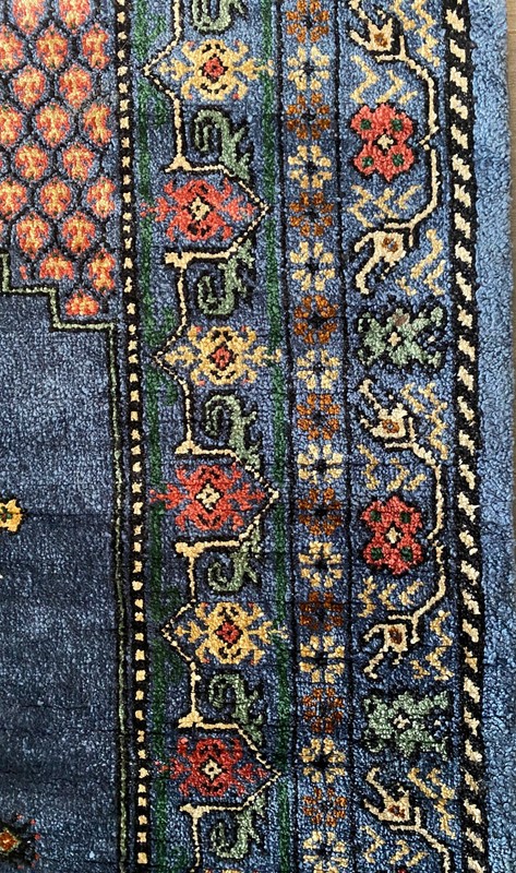 Fine handmade silk (superieur) Vintage Prayer Rug (Authentic) gallery