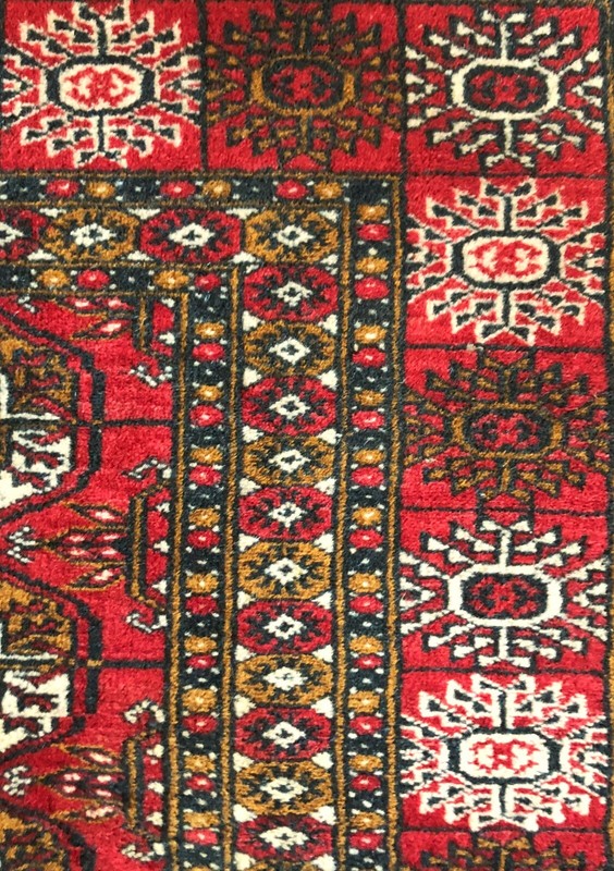 Vintage Woolen Rug 6.5ft by 4ft handmade in good condition gallery