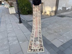 Vintage Turkish Runner Rug 1.5×8.5 ft Narrow Pink Oushak Hallway Rug Floral Boho