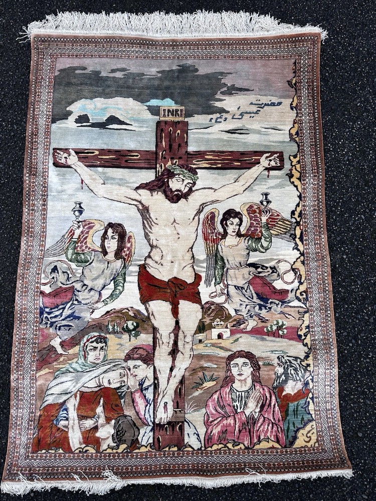 Exceptional Hand Knotted Silk on silk Pictorial Rug - museum Quality 80 x 120cm