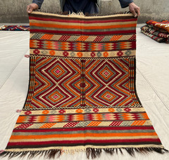 Stunning Vintage Super Fine Quality Diampnd Medallion Turkish Sumac Kilim