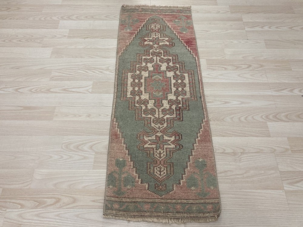 Vintage small rug, Turkish Rug, Pink rug, Wool Doormat, Bath Rug, 1.2 x 3.4 ft