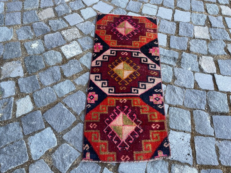 Turkish Vintage Small Rug Handmade Wool Bohemian Bath Mat Rug 1,2 x 2,7 ft gallery