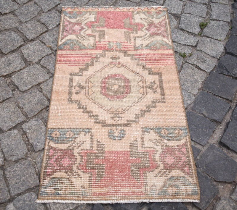 Turkish Rug 18'' x 33'' Vintage Hand-knotted Oushak Rug Muted Dye Small Wool Rug gallery