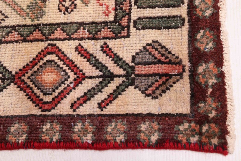 Vintage 4'8" x 6'8" Traditional Hand Knotted Vegetable Dye Wool Area Rug gallery