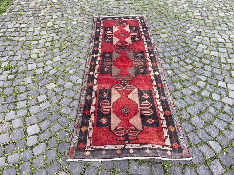 Bohemian Runner Rug, Turkish Vintage Rug, Handmade Wool Rug, 3,1 x 8,2 ft gallery
