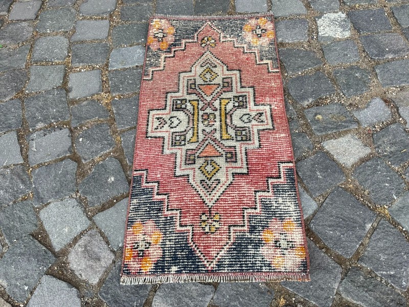 Vintage handmade rug,Turkish small rugs,Bohemian wool rug, Doormats 1,2 x 2,4 ft gallery