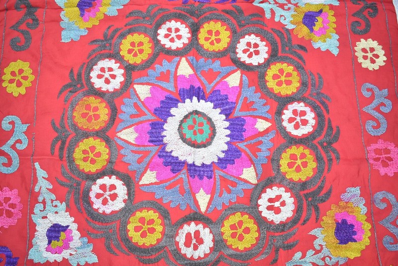 Uzbek Suzani Cover 49'' x 72'' Vintage Silk Embroidered Wall Hangings Suzani gallery