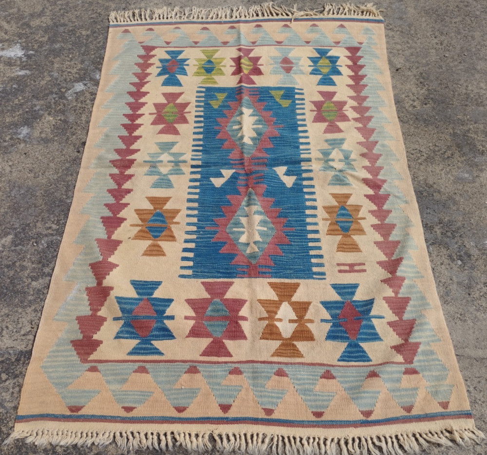 Vintage Handmade Turkish Tribal Wool Kilim Rug Carpet 173x110 cm