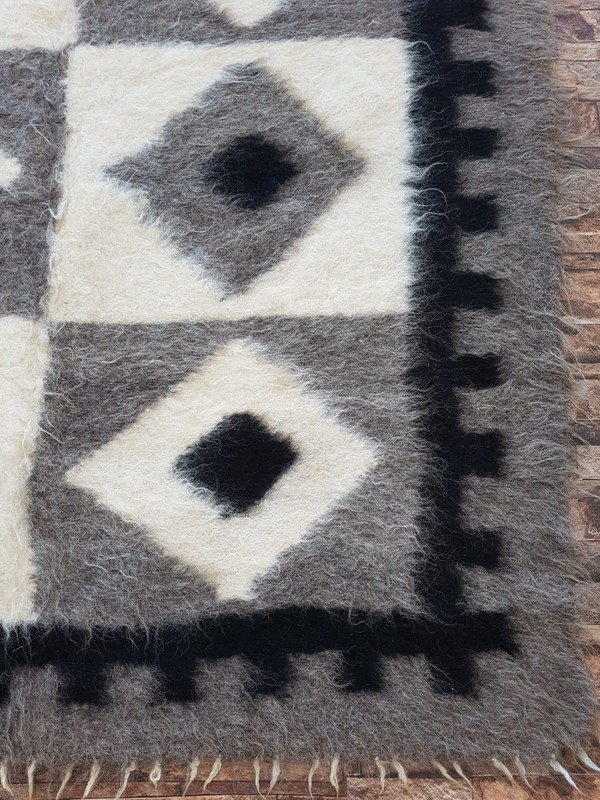 Vintage Handmade Moroccan Tribal Wool Kilim Rug 201x140 cm gallery