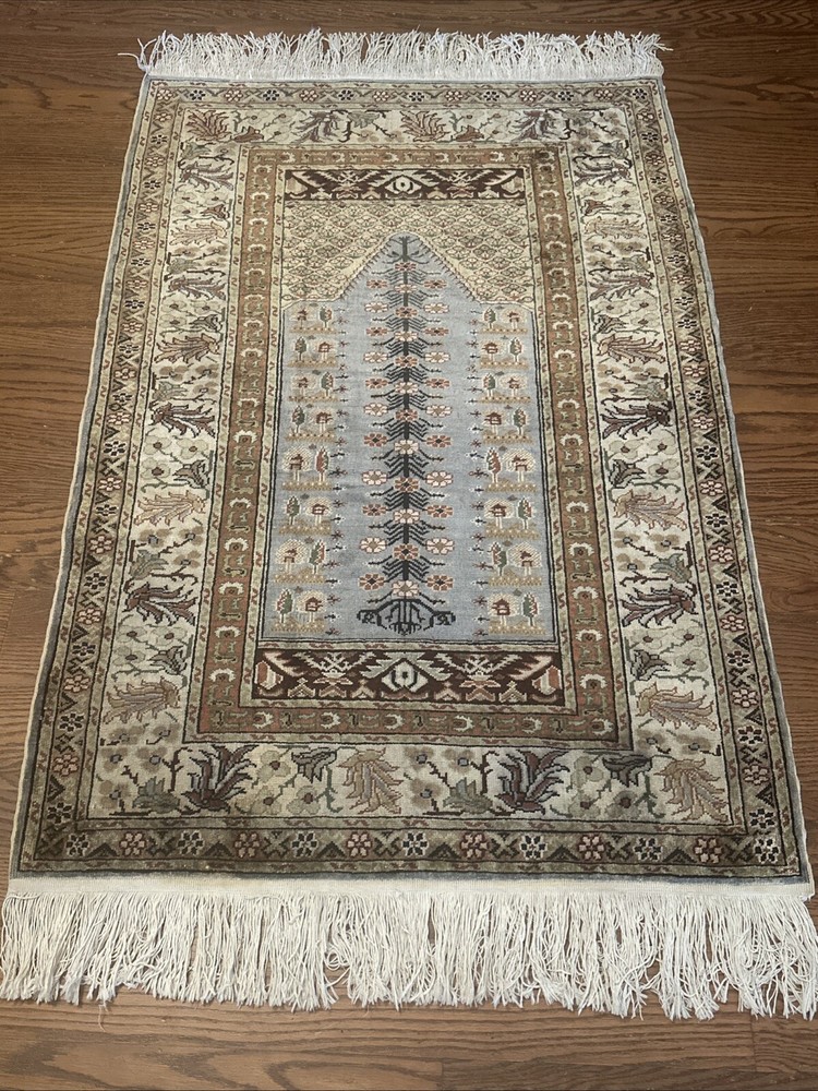 Authentic Hand Knotted Vintage indo Wool Area Rug 4.11 x 2.10