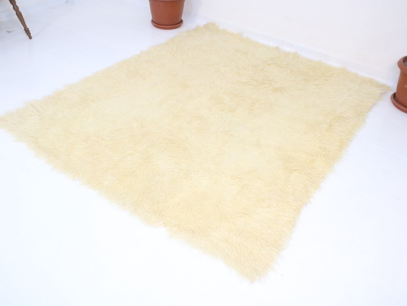 Vintage Hand Woven Shaggy Sheepskin Rug Natural Ivory Wool 5.5x6.6 ft gallery