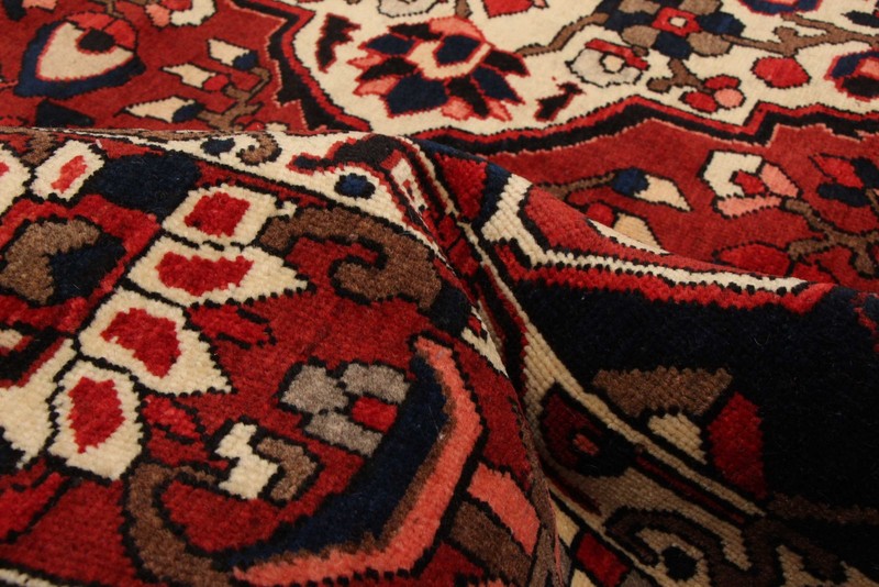 Vintage 6'8" x 10'5" Traditional Hand Knotted Vegetable Dye Wool Area Rug gallery