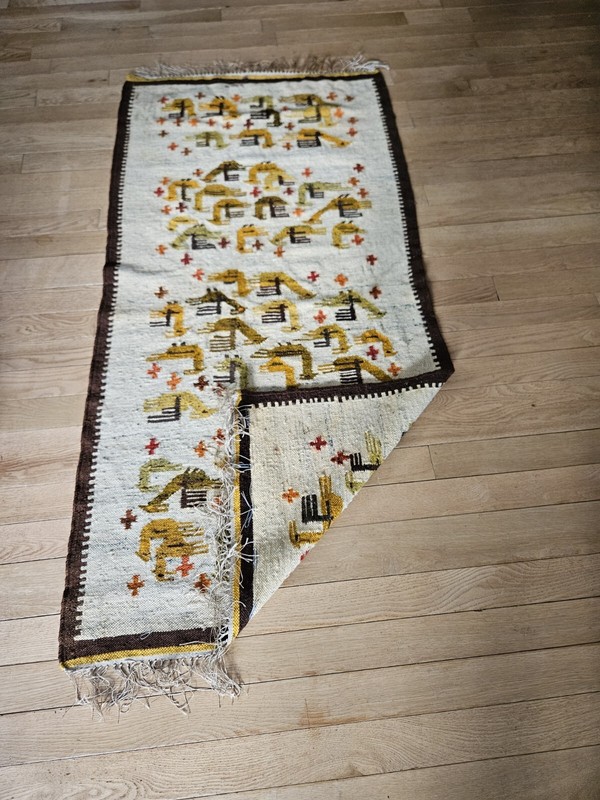 Vintage Rug 5ft 5 X 2ft 8 1/2 gallery