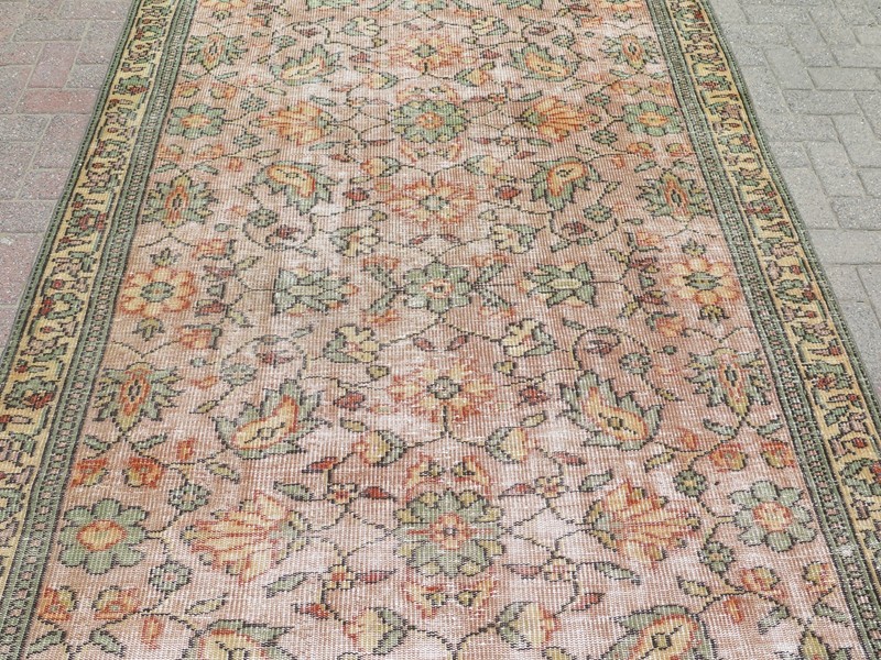 Gorgeous Floral Blush Pink Vintage Turkish Rug, Handwoven Wool Carpet 69"x105" gallery