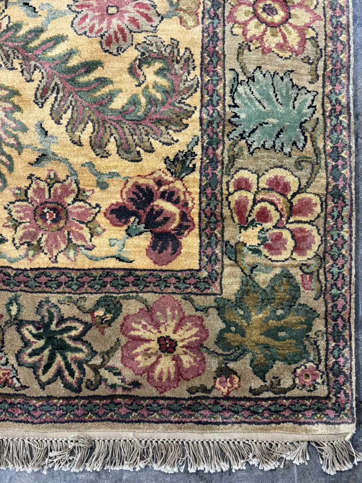 Couristan Majestic Collection Victorian Shawl-Beige 5'6x8' 100% Wool are rug gallery