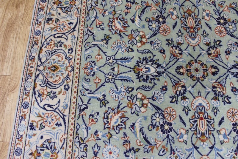 Fine handmade Oriental Keshan rug of superb classic design 215 x 137 cm gallery