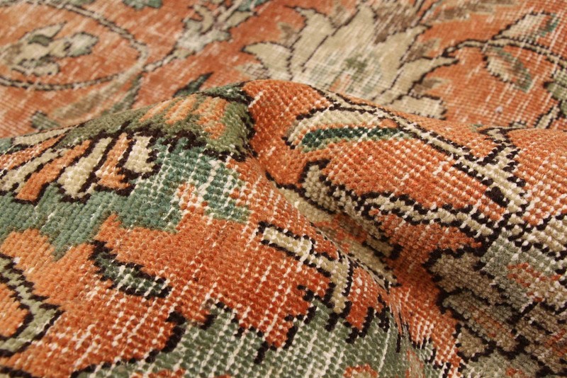 Vintage 7'7" x 11'2" Traditional Hand Knotted Vegetable Dye Wool Area Rug gallery
