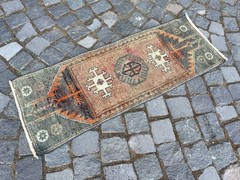 Turkish Vintage Small Rug Handmade Wool Bohemian Bath Mat Rug 1,3 x 3,5 ft