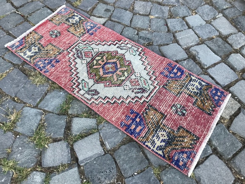 Turkish Vintage Small Rug Handmade Wool Bohemian Bath Mat Rug 1,2 x 3,0 ft gallery