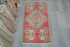 Vintage Turkish Oushak Rug 1’6×3’1 ft, Red Beige Vivid Colors, Tribal Modern Rug