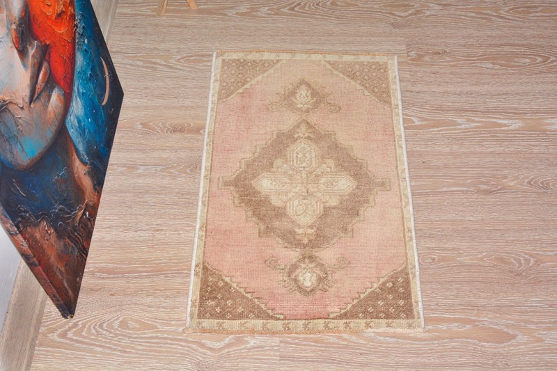 Vintage Turkish Small Rug 1'5x2'6 ft, Small Tribal Oushak Rug, Pink Brown gallery