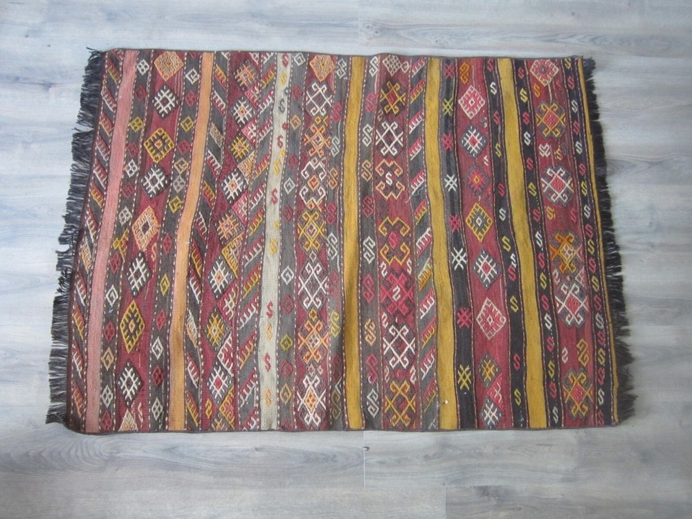 hand made mut kilim