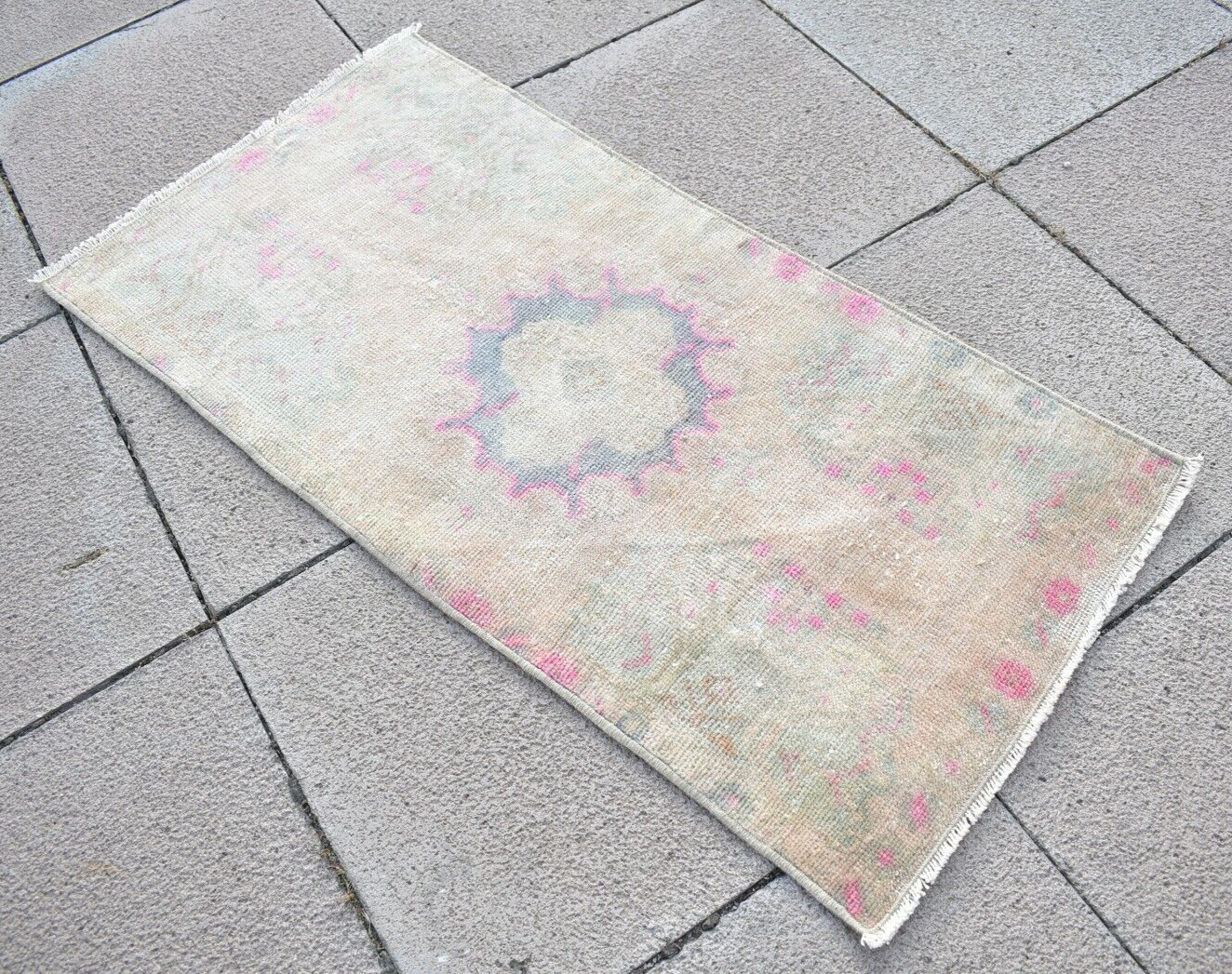 Vintage Turkish Rug 18'' x 37'' Muted Dye Oushak Rug Hand-knotted Small Wool Rug gallery