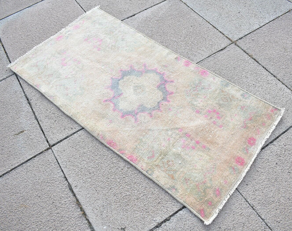 Vintage Turkish Rug 18'' x 37'' Muted Dye Oushak Rug Hand-knotted Small Wool Rug