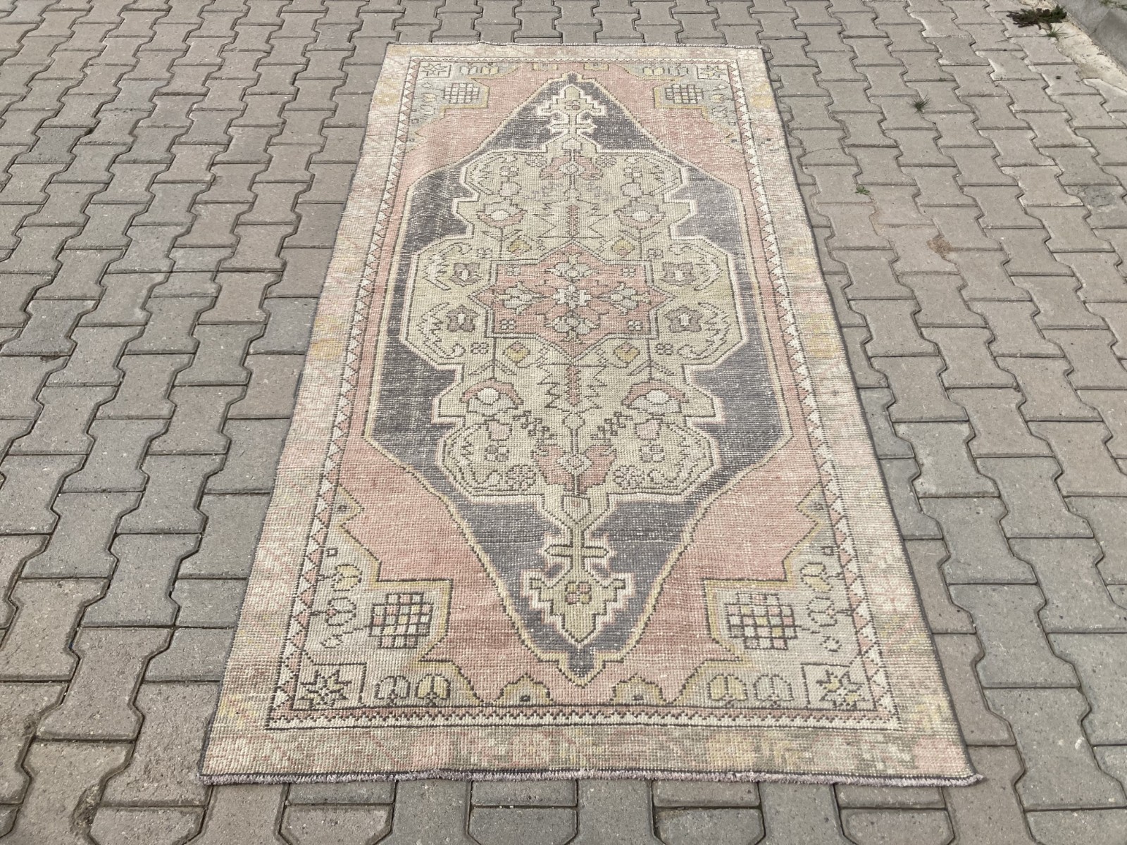 Pink rug, Turkish rug, Vintage Rug, Wool rug, Large rug, Area rug, 4.1 x 8.2 ft gallery