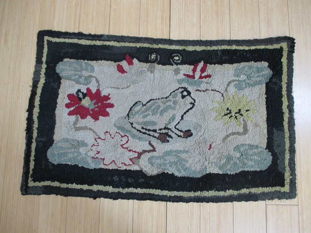 Frog Folk Art Hooked Primitive Rug 19 x 31 Lily Pad