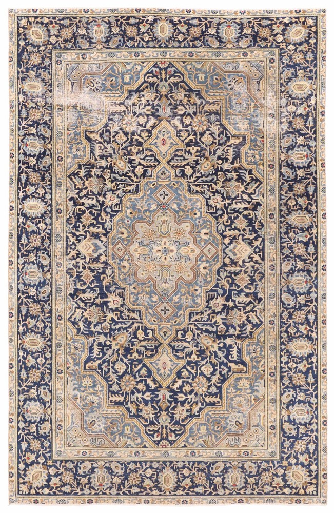 Vintage Hand-Knotted Area Rug 6'8" x 10'6" Traditional Oriental Wool Carpet