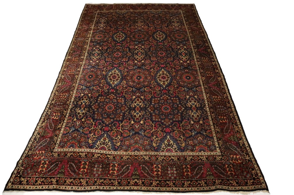 Yâzd-Kễrman Antique Rug - 10'5" x 16'8"