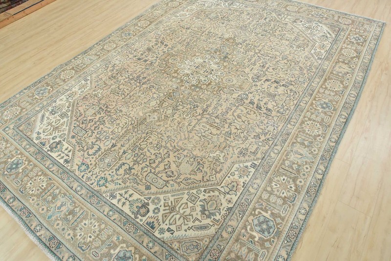 Vintage Anatolia 7’10” x 10’11” Pink Distressed Wool Hand-Knotted Oriental Rug gallery