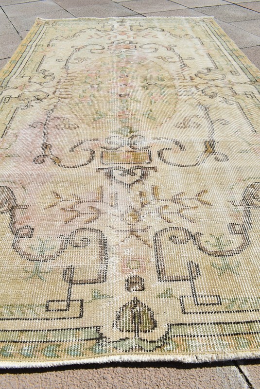 Vintage Turkish Rug 45'' x 77'' Muted Dye Oushak Rug Hand-knotted Wool Rug gallery