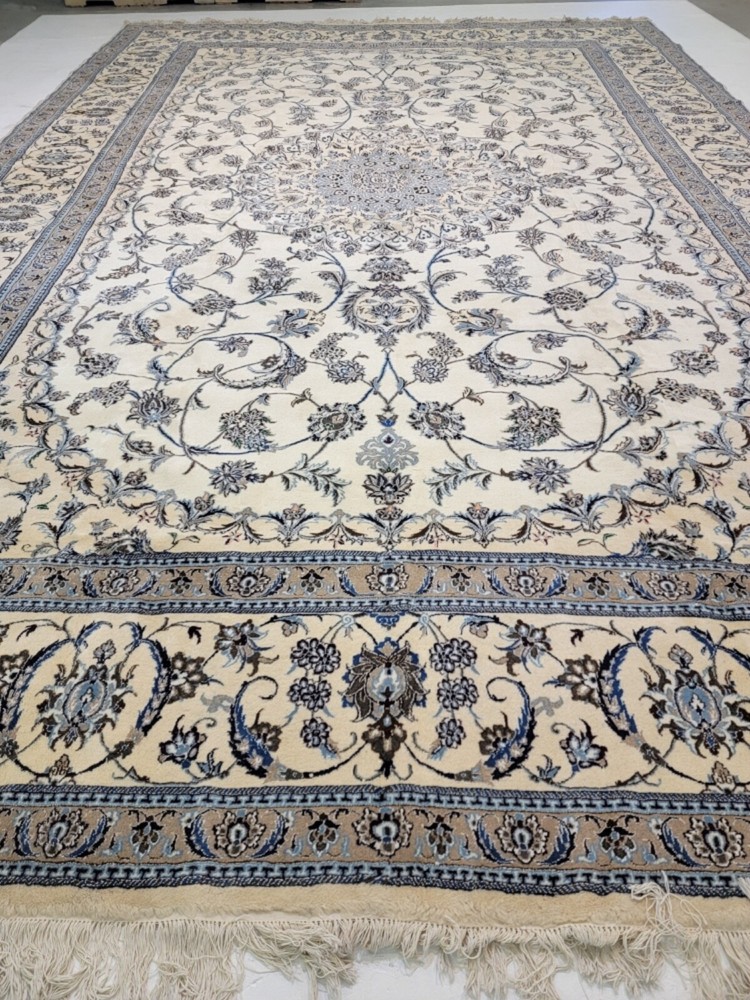 Antique Oriental Hand-Knotted Wool Area Rug Nain Ivory/Bue/Black 13'1" x 19'9"