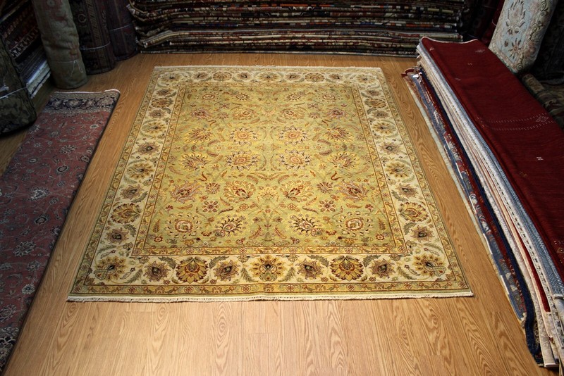 Top Quality 8X10 Handmade rug, Floral Design vegetable dye Light green color gallery