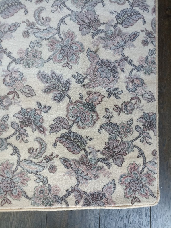Super Keshan Rug. Persian. 100% wool. Belgian made carpet. Cream. gallery