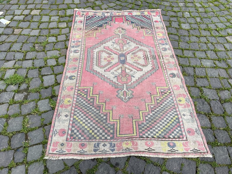 Home Decor Rug, Turkish Vintage Rug, Boho Decor Rug, 3,4 x 5,7 ft gallery
