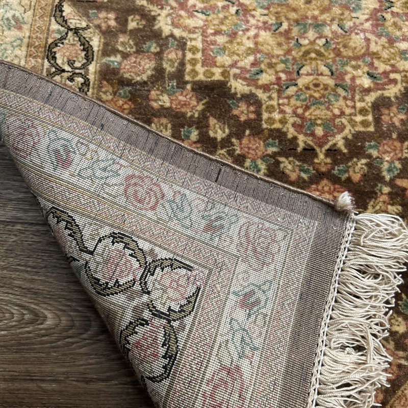 Indian Kashmiri Pure Silk Rug 2x3 , Floral Design, Very Fine 380 KPSI, Flowers gallery