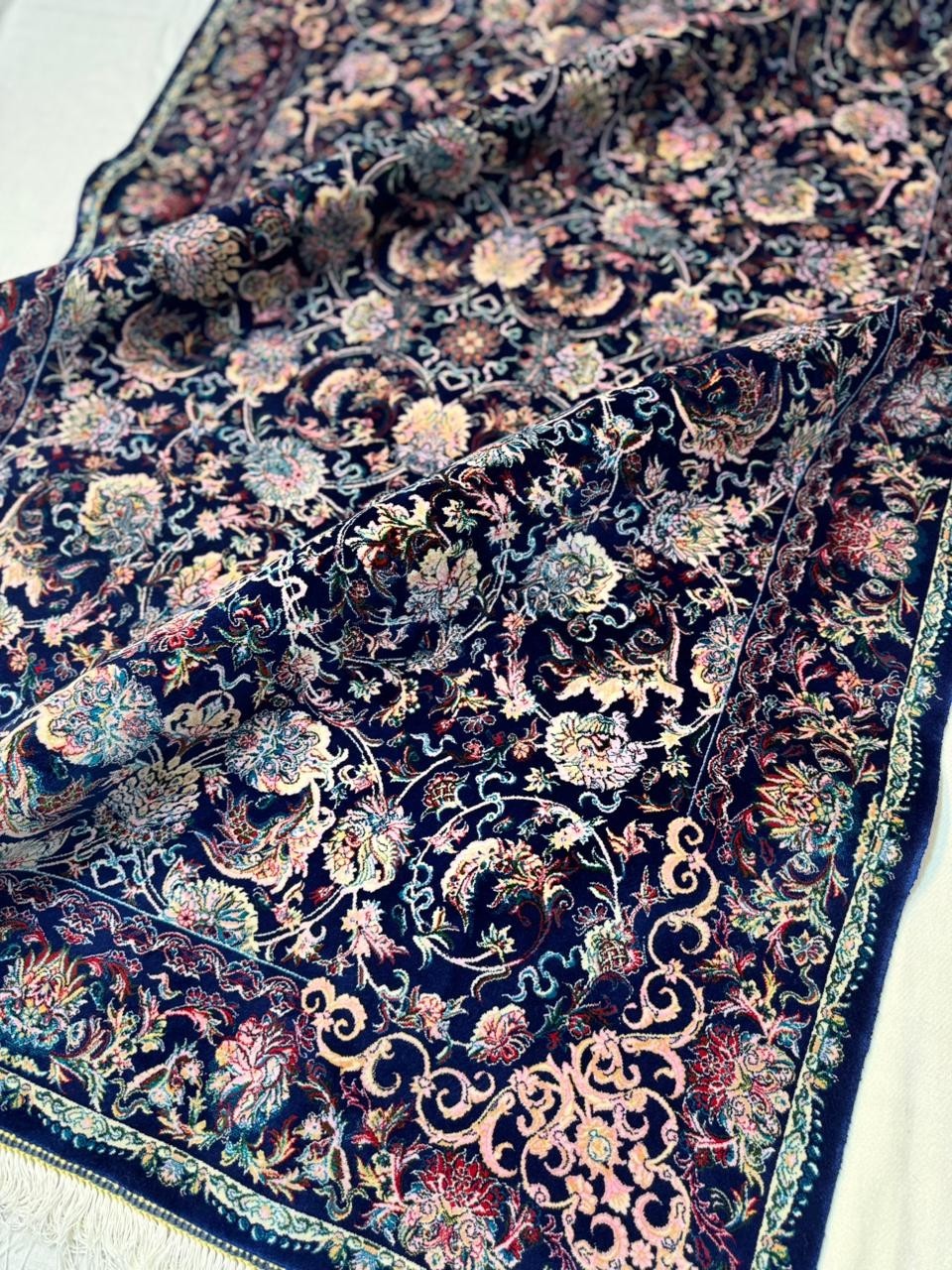 Silk Rug 3 x 5 Feet Soft Floral Pattern Antique Design Premium Quality 91 x 152 gallery