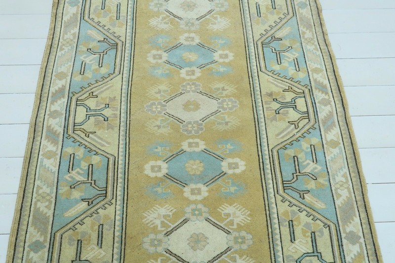 Honey Gold Medallion Vintage Turkish Carpet, Handmade Wool Floor Rug 47"x81" gallery