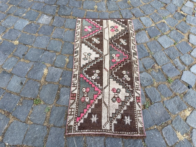 Bohemian Small Rug, Turkish Vintage Rug, Handmade Wool Rug, 1,4 x 2,8 ft gallery